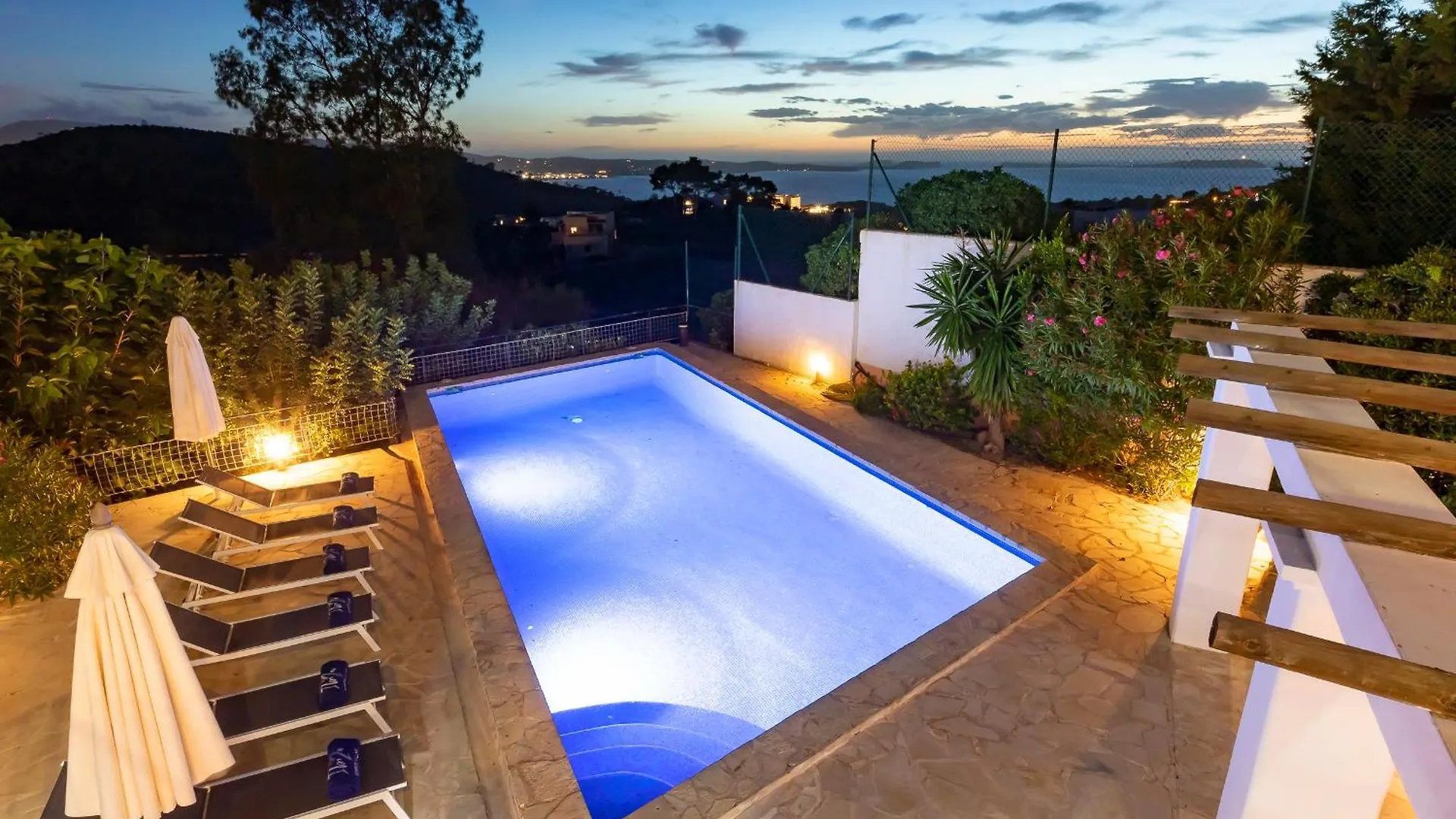 Villa Near San Antonio Сан-Антонио-Абад